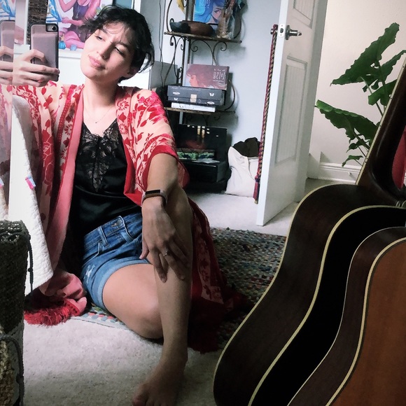 Meet your Posher, Ravyn - Picture 3 of 8